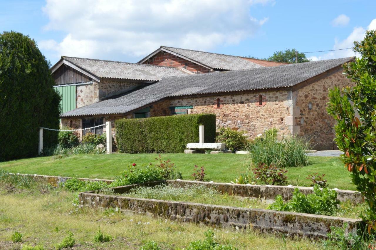 Villa Gite De La Foye - La Couleur Des Pres Combrand Exterior foto